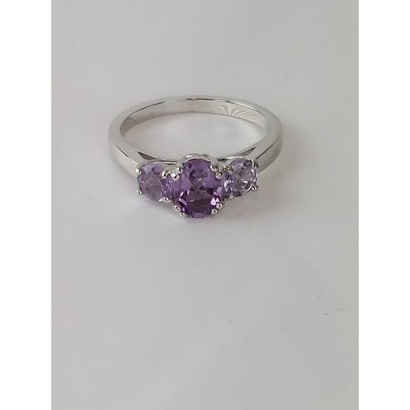 Gold Coast Platinum Plated 3 Stone Amethyst Ring Size 10 - Picture 1 of 9